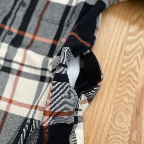 Thread & Supply Black Copper Button-up Shirt with side pockets - Picture 3 of 3